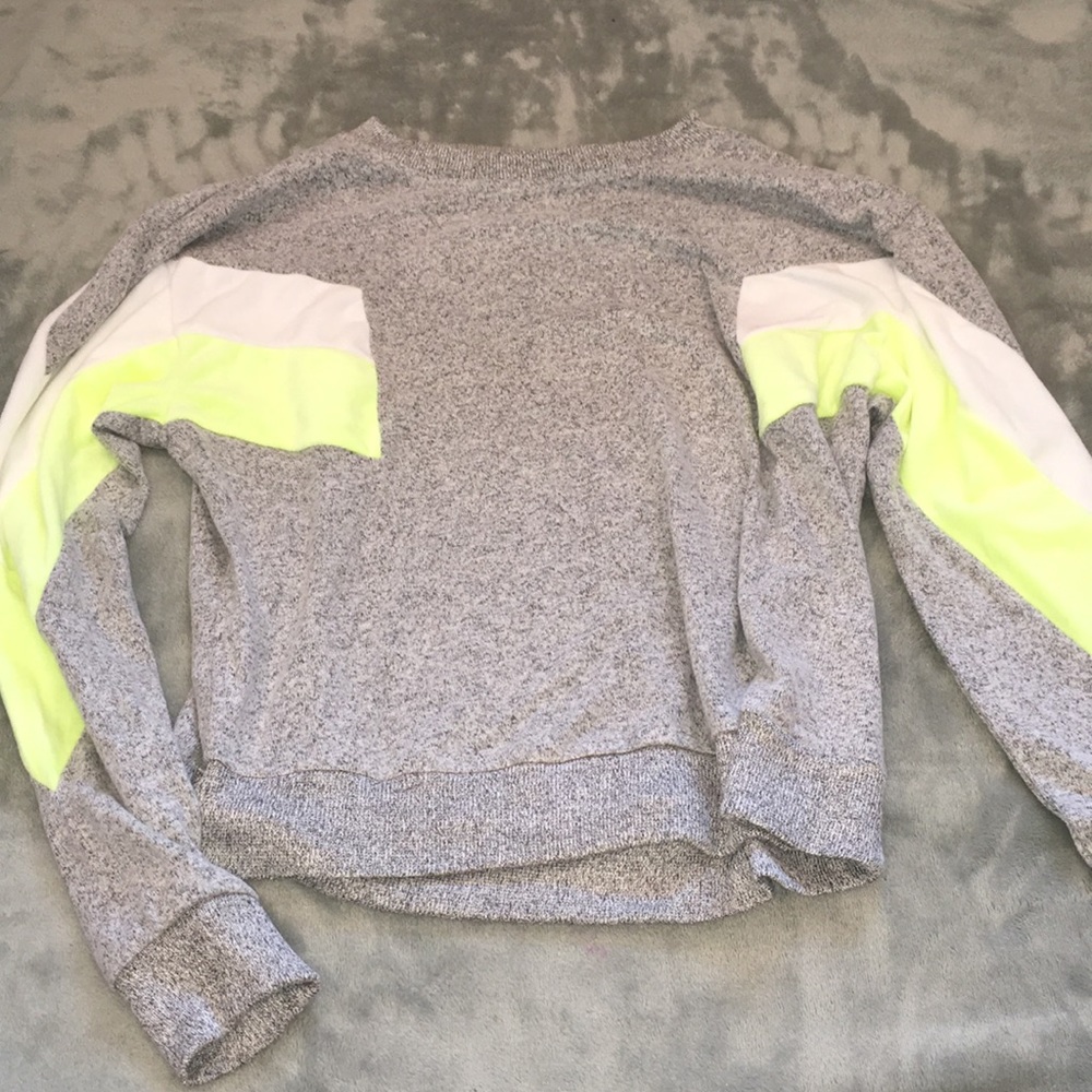 Cute grey top with velvet accents